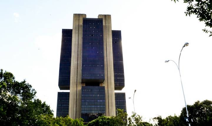 Banco Central passa a bloquear chaves Pix usadas em golpes e fraudes