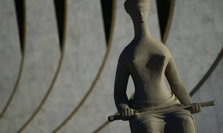 Moraes autoriza Bolsonaro a ser submetido a ultrassom na prisão 