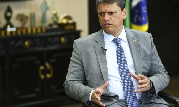 Moraes autoriza visita do governador de São Paulo a Jair Bolsonaro