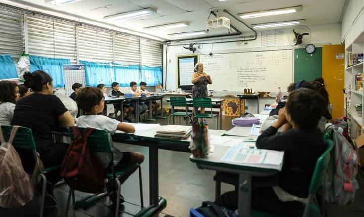 Mudanças no IR beneficiarão 73,5% dos professores da educação básica