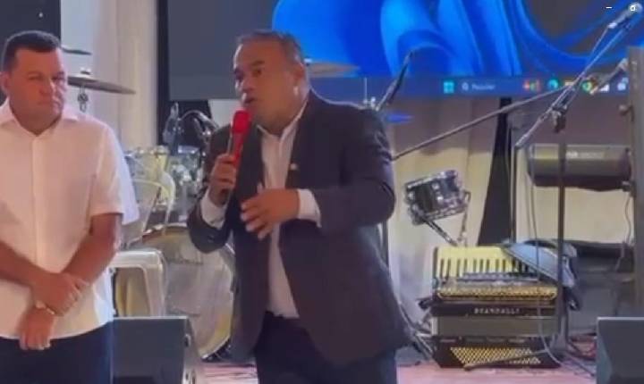 Prefeito Bartolomeu constrange presidente da Agemsul durante confraternização da Amirts