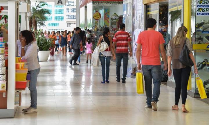 Vendas no comércio caem 0,3% em setembro; quinta queda em seis meses 