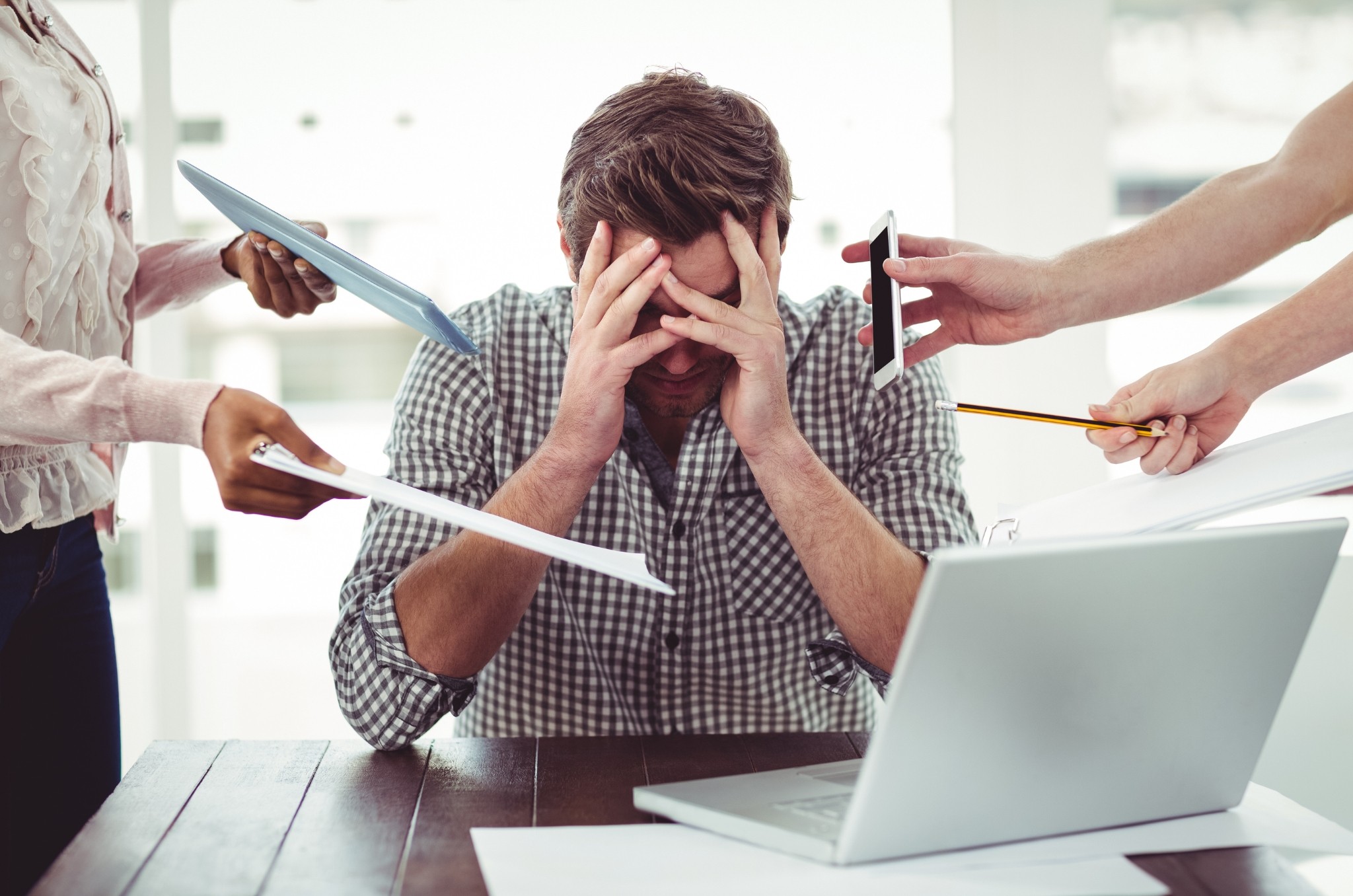Governo adia nova regra sobre saúde mental no trabalho