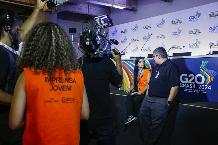 Vagas de aprendizagem no trabalho mantém alta e chegam a 710 mil