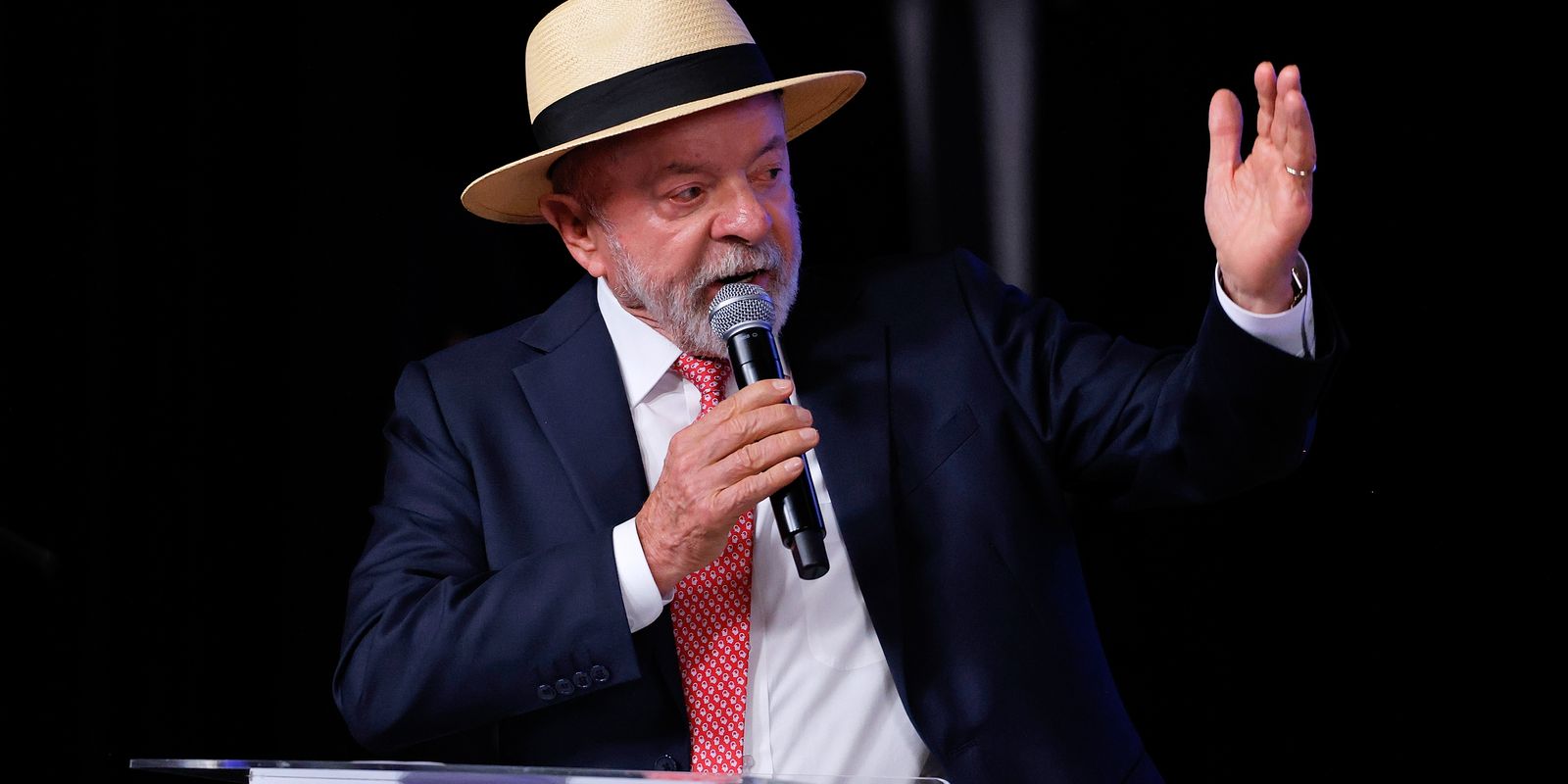 Lula parabeniza Colômbia pela eleição de Abelardo de la Espriella