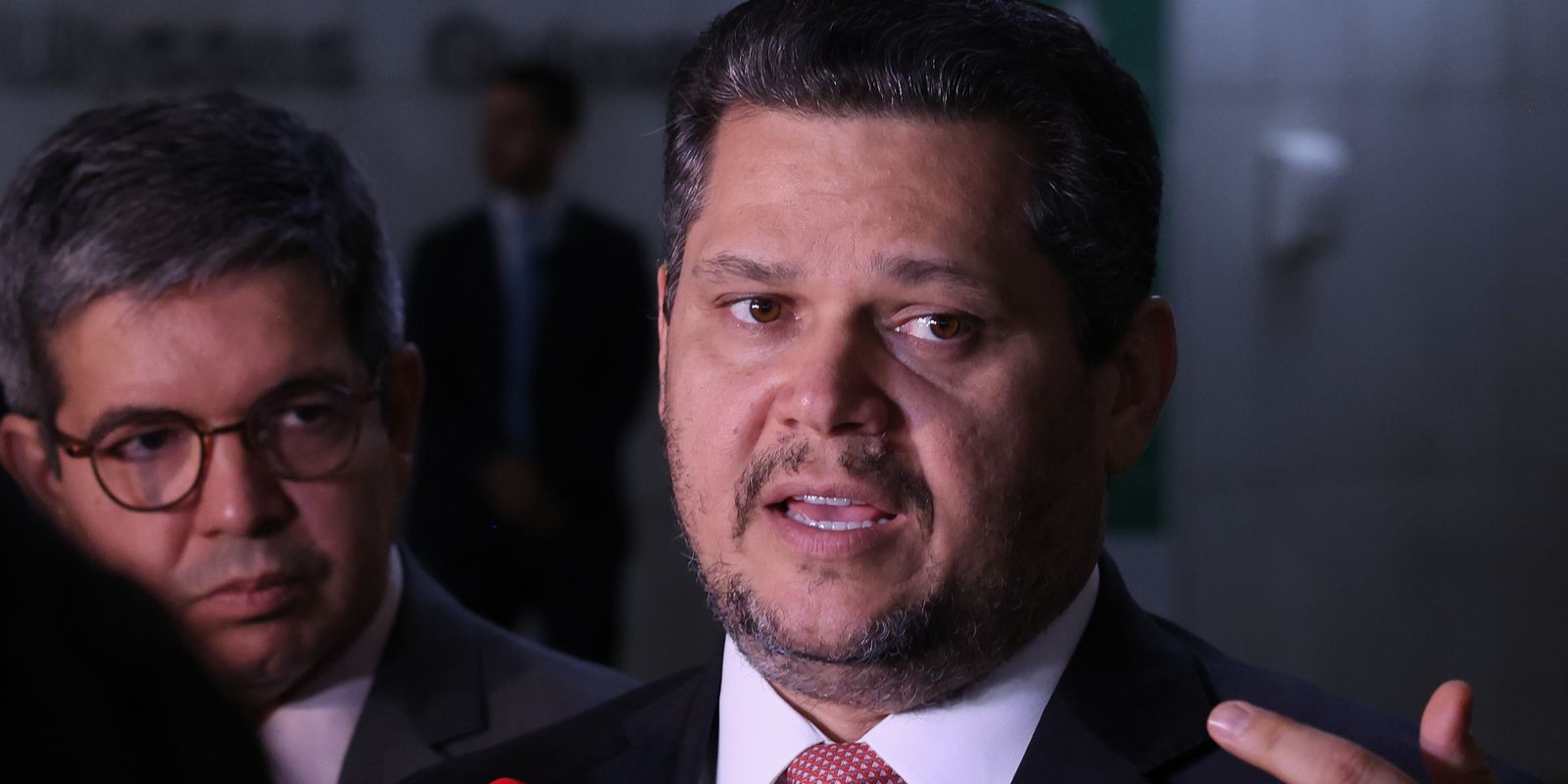 Senado avança com votação da PEC 14/2021 sobre aposentadoria de agentes, apesar de impacto fiscal