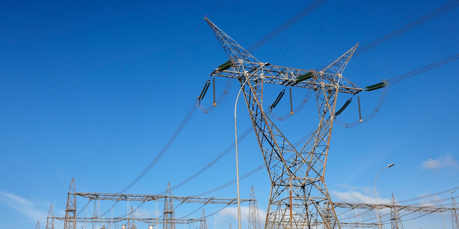 Comitê de monitoramento antecipa reforço na geração de energia para mitigar riscos do El Niño
