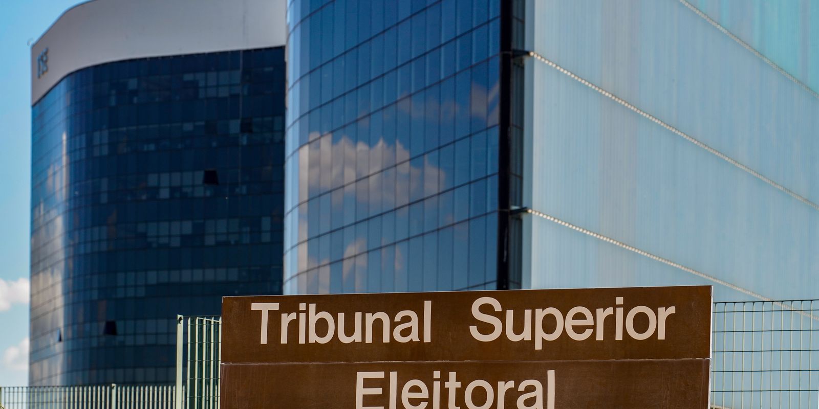 TSE e big techs firmam acordo para intensificar combate à desinformação e à IA nas eleições