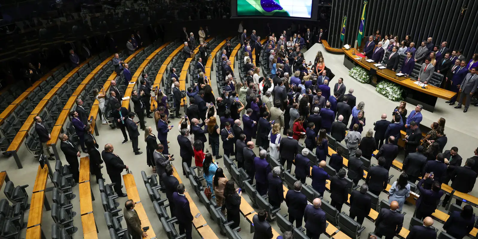 Congresso vota medida provisória sobre isenção da taxa das blusinhas nesta segunda-feira