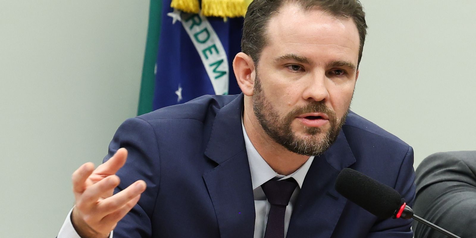 Dario Durigan defende expansão das relações comerciais do Brasil para garantir estabilidade