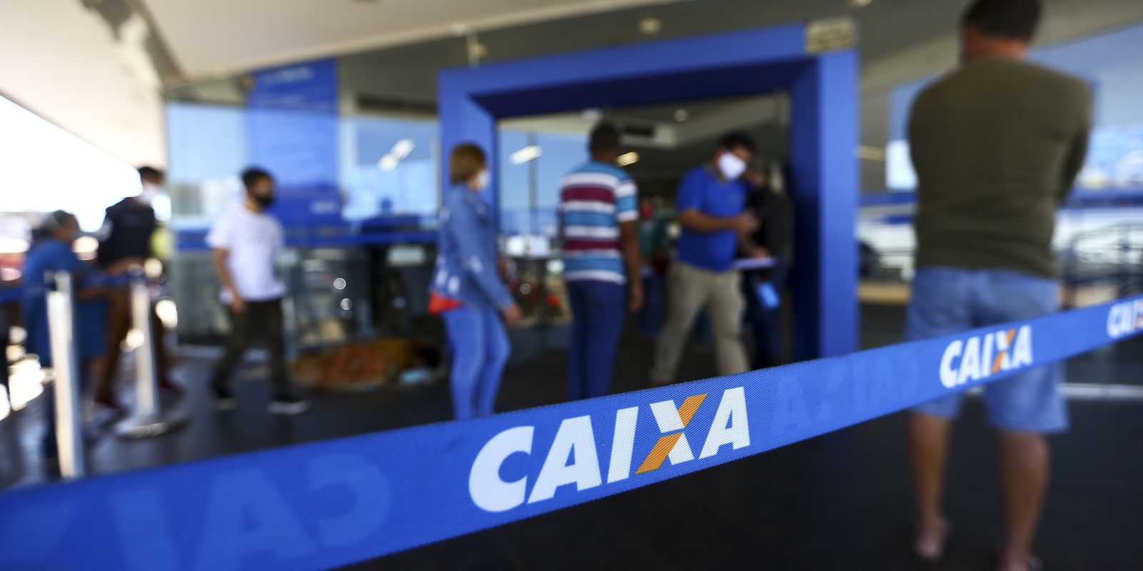 Bolsa Família é pago pela Caixa para beneficiários com NIS de final 8