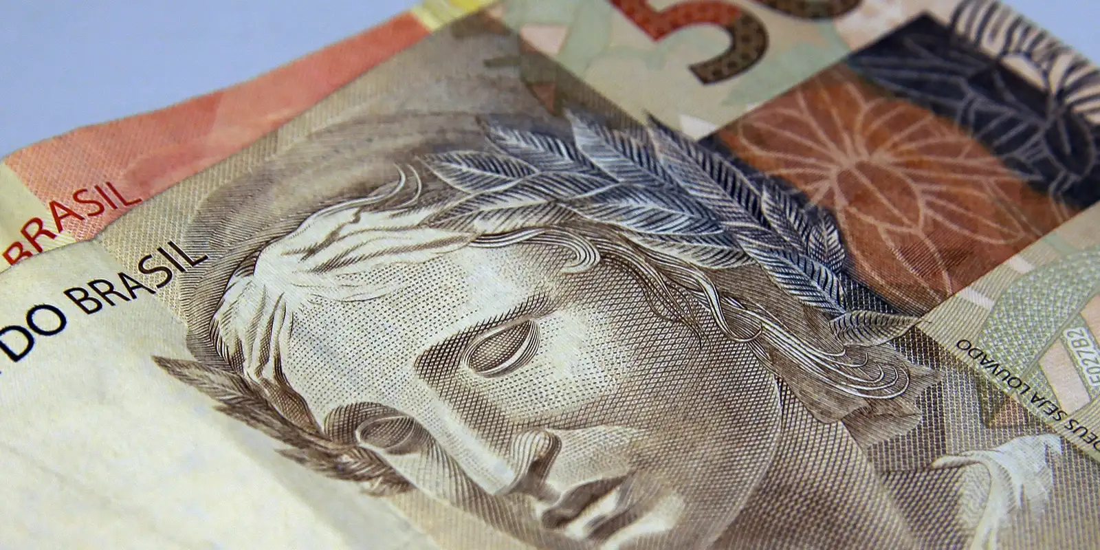 Saques na poupança superam depósitos em R$ 10,5 bilhões em agosto, aponta Banco Central