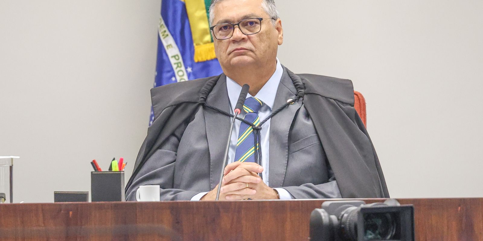Flávio Dino anula decisão do TSE e libera publicação do humorista Antonio Tabet