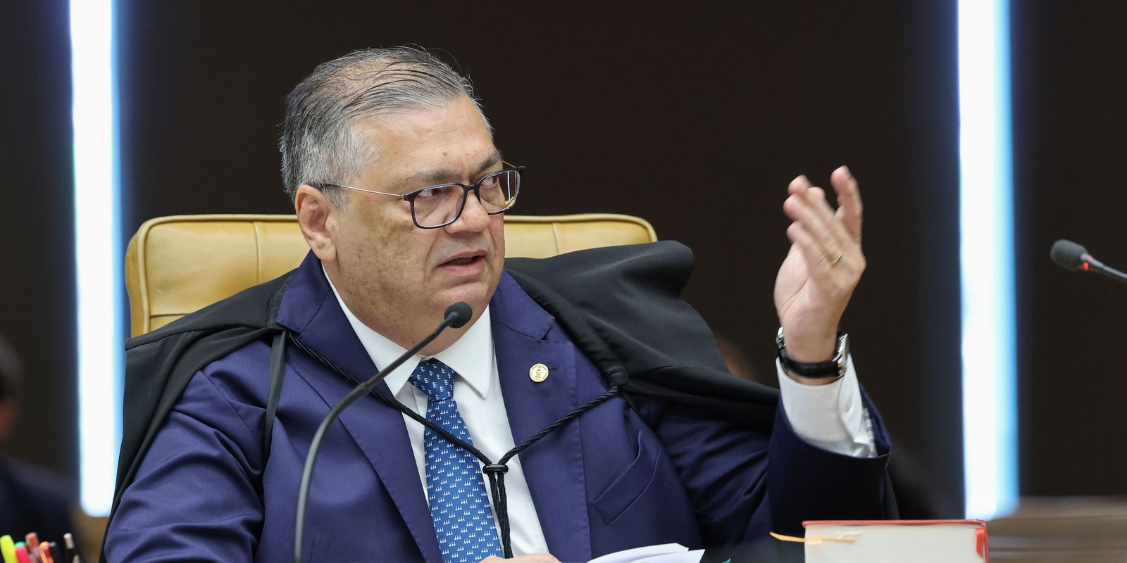Flávio Dino ordena que Polícia Federal apure ligação de Vorcaro em São Paulo