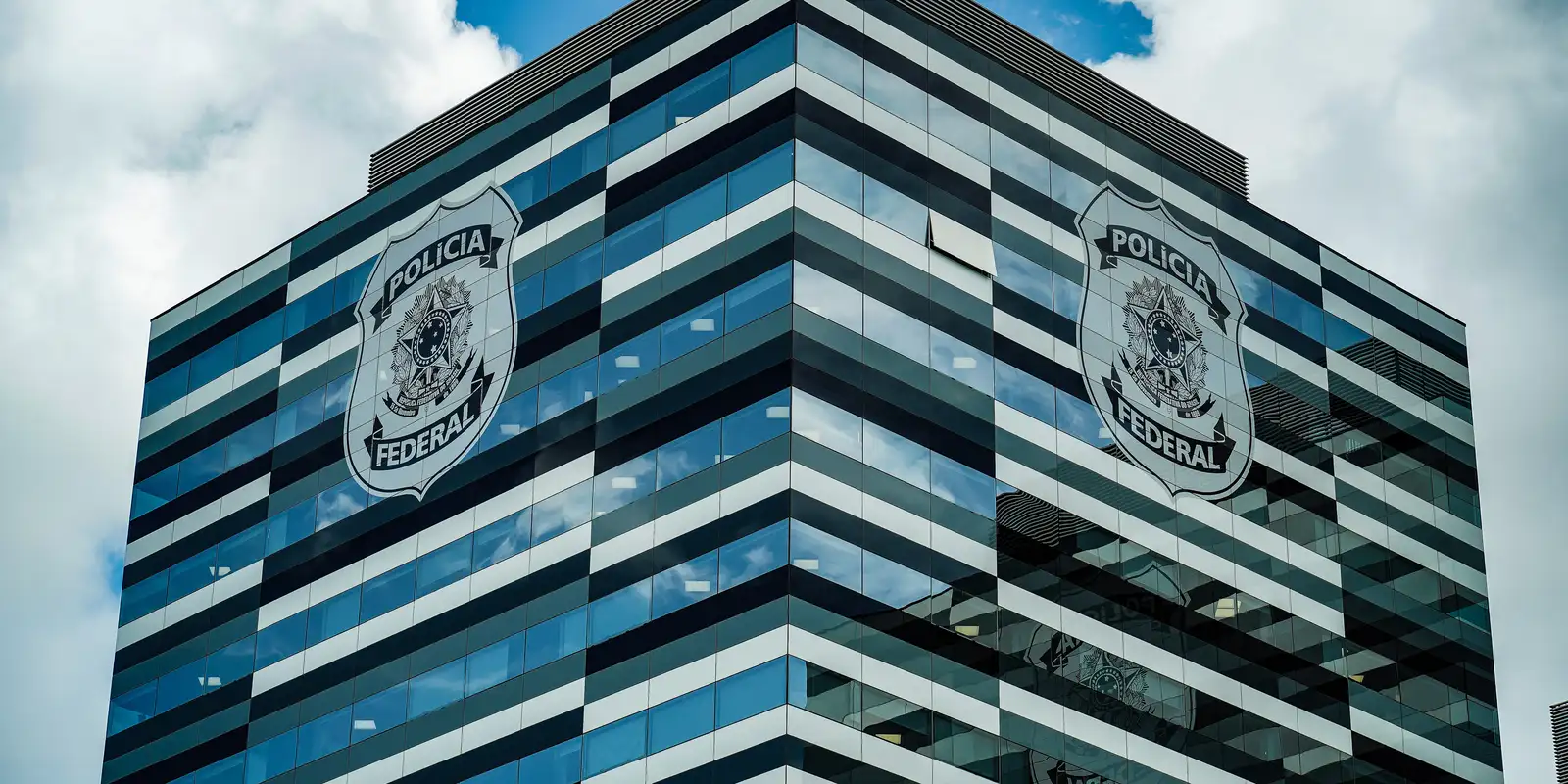 Diretores da Polícia Federal apoiam Andrei Rodrigues após afastamento no STF