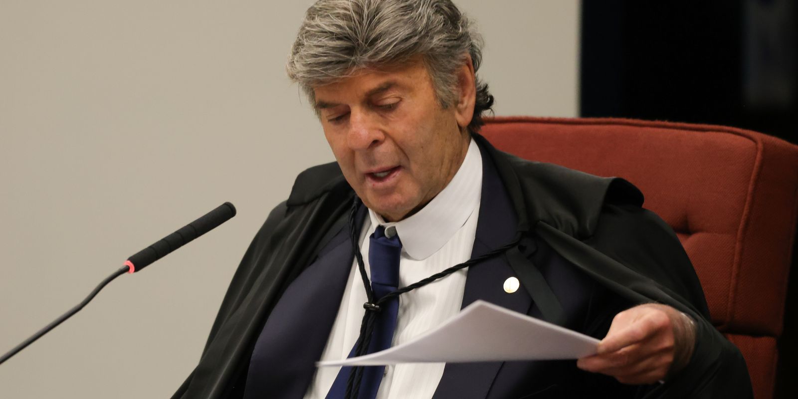 Luiz Fux vai relatar ação sobre idas de esposa de Alexandre de Moraes ao Senado