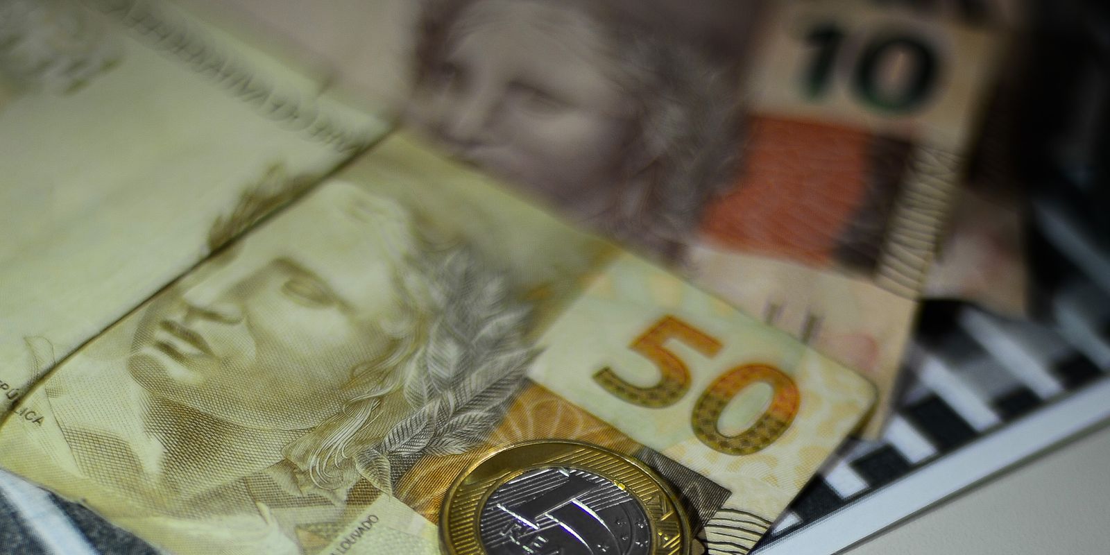 Atividade econômica do Brasil recua 0,2% em julho, aponta Banco Central
