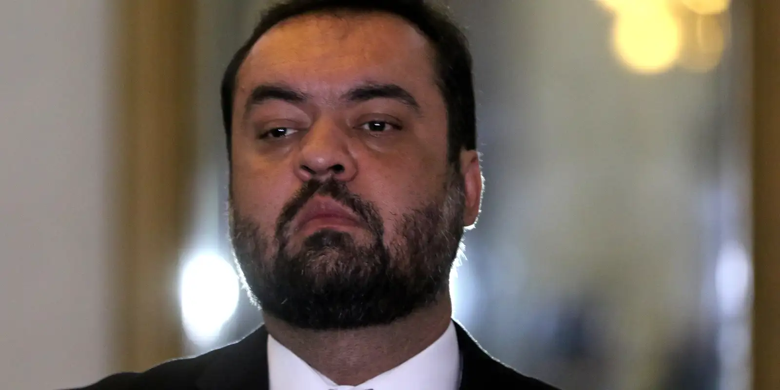 Polícia Federal aponta que Cláudio Castro recebeu adega e caviar para beneficiar Refit