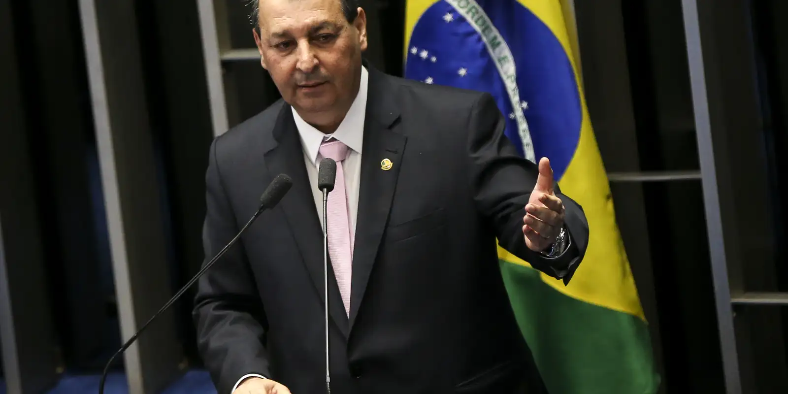 Relator da PEC do fim da jornada 6x1, Omar Aziz rejeita emendas da oposição na CCJ