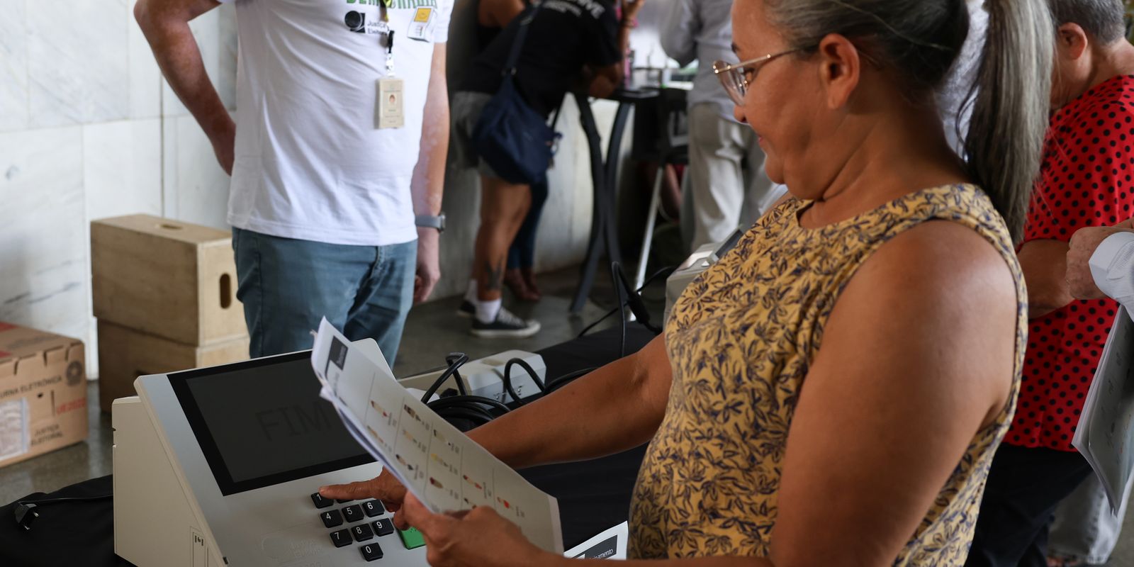 TRE-RJ inicia distribuição de cola eleitoral para agilizar votação