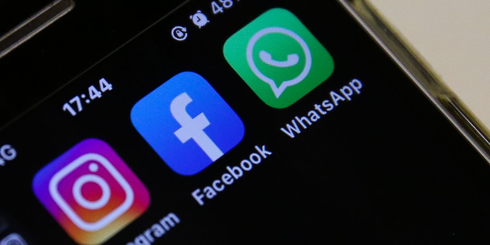 Campanha aciona o TSE após inteligência artificial da Meta restringir busca
