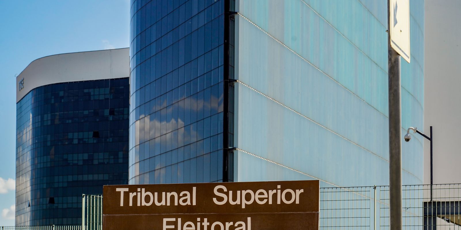 Condenação por lesão corporal contra mulher gera inelegibilidade segundo o TSE