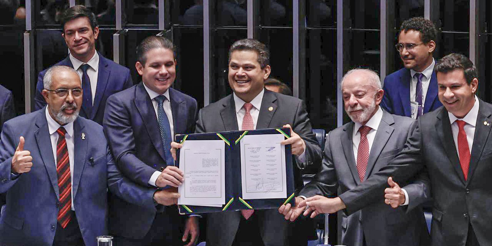 Congresso promulga o fim da escala 6x1 e estabelece novo modelo 5x2 no país