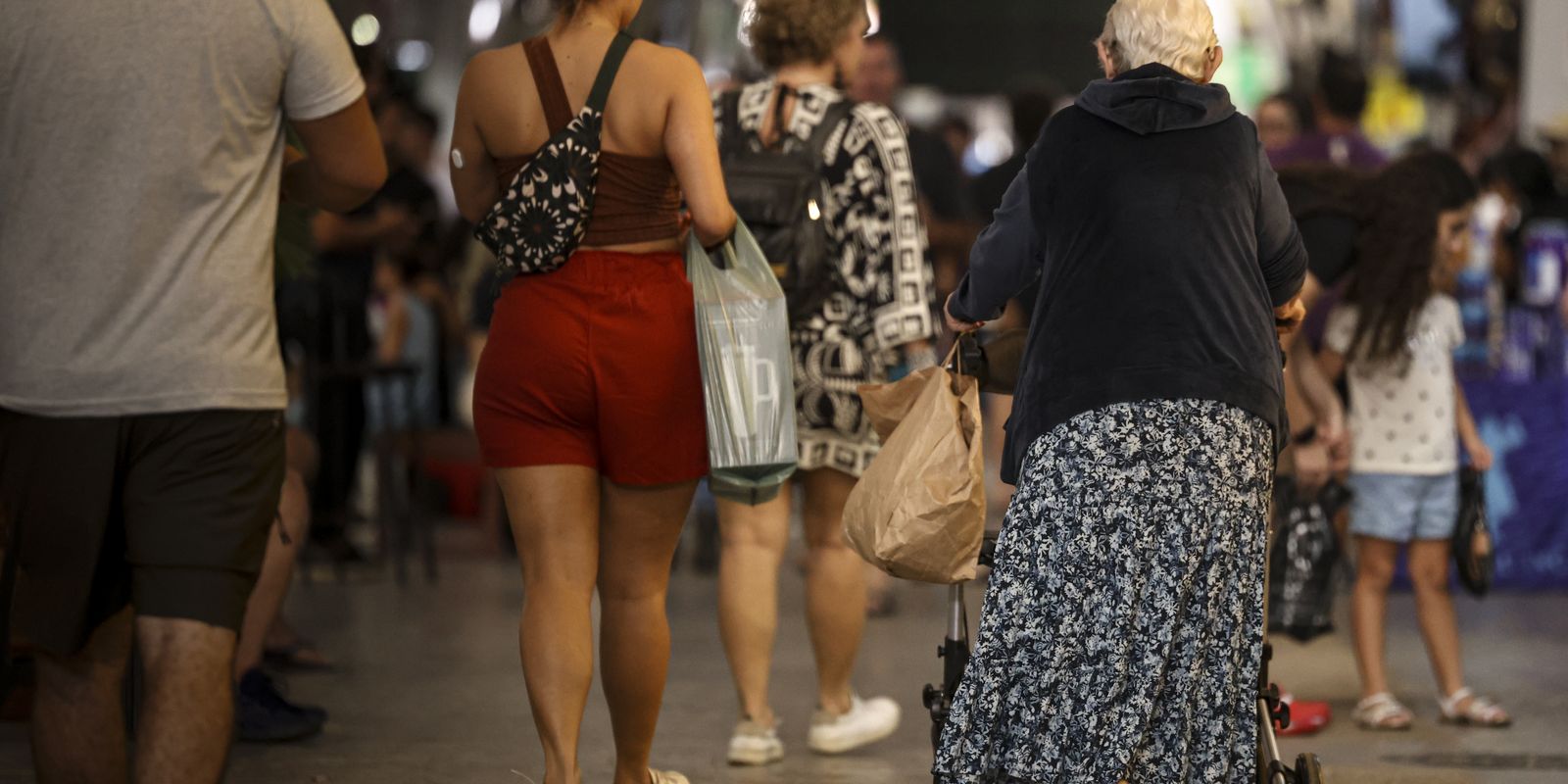 Especialistas alertam que corte de gastos públicos drástico pode atingir a área social