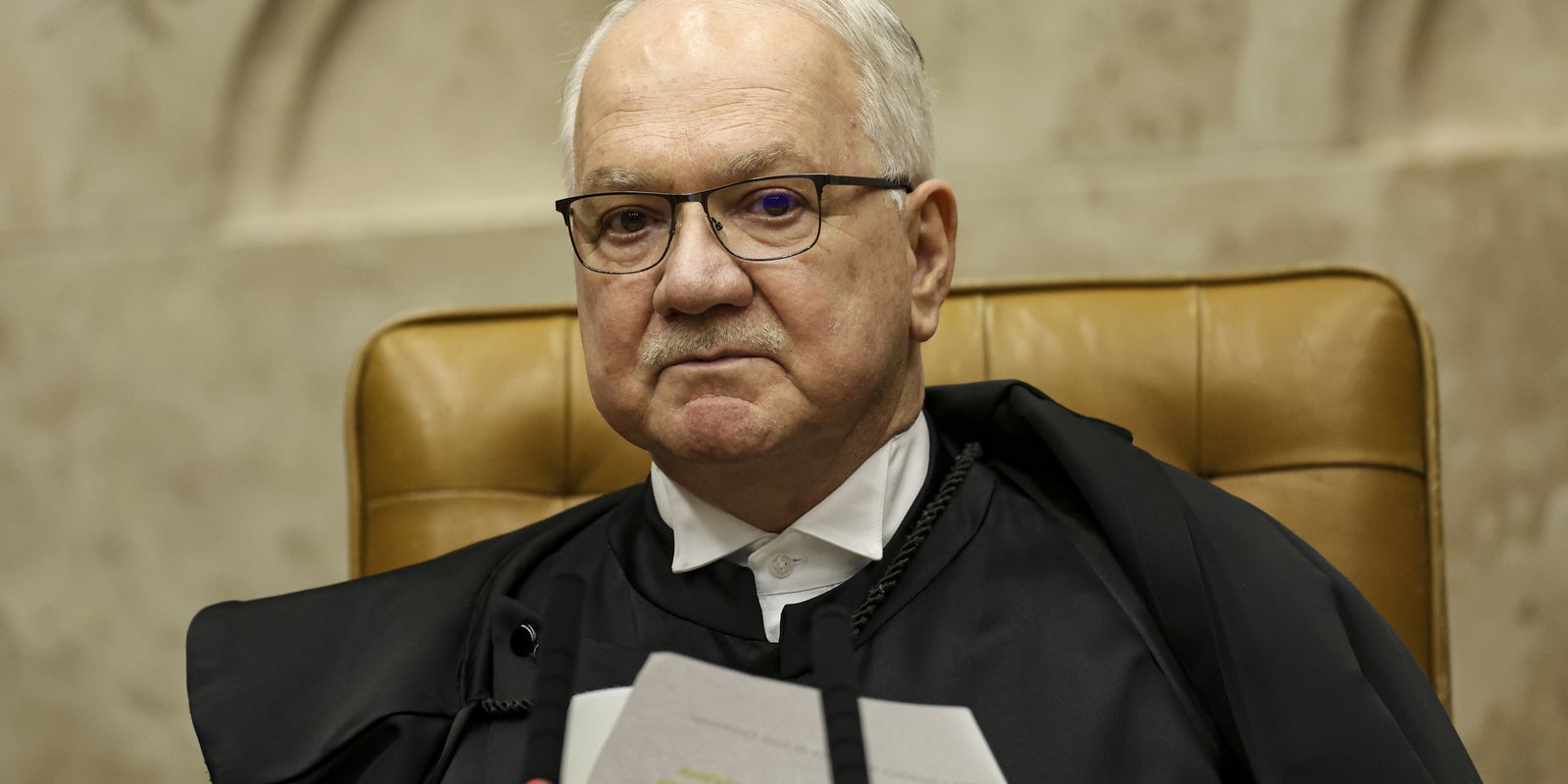 Fachin devolve relatoria das investigações do INSS ao ministro André Mendonça