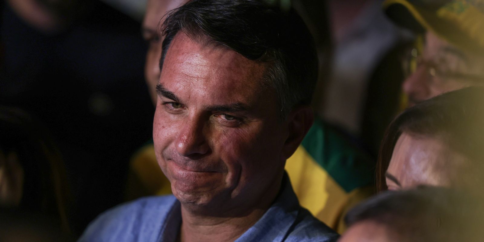 Fuga para os EUA e carta aumentam isolamento de Flávio Bolsonaro entre aliados