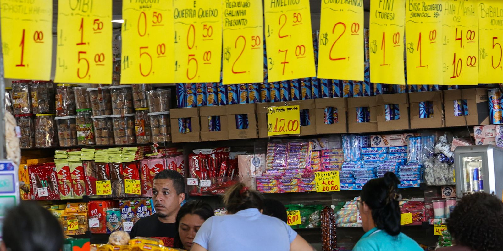 Governo estuda crédito a empresas afetadas pelo fim da escala 6x1