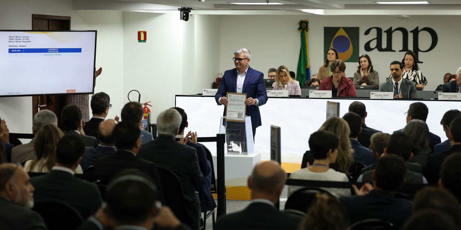 Maior leilão do pré-sal termina com sete blocos arrematados no Rio de Janeiro