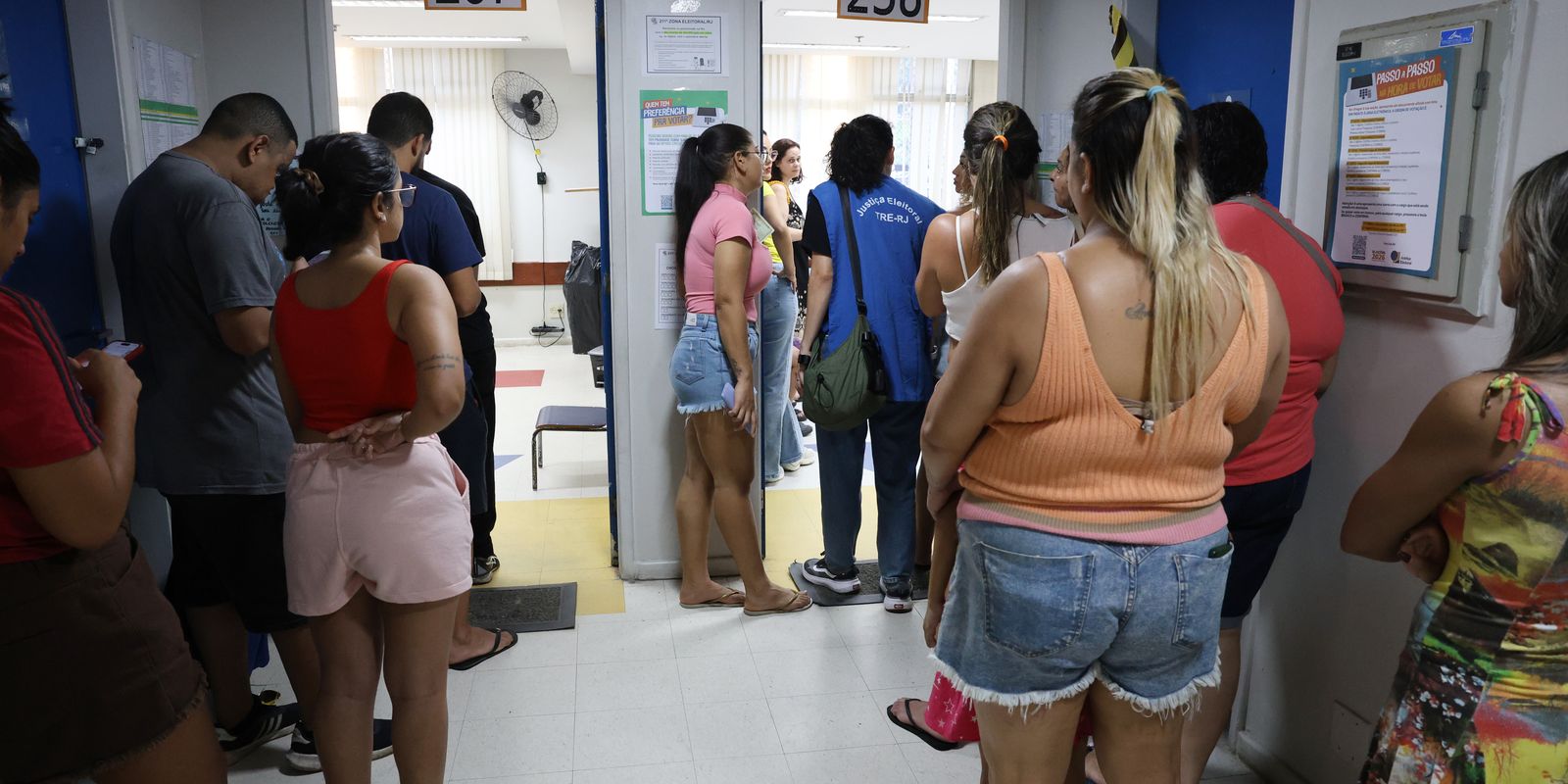 Mudança nos locais de votação mobiliza moradores do Complexo da Maré