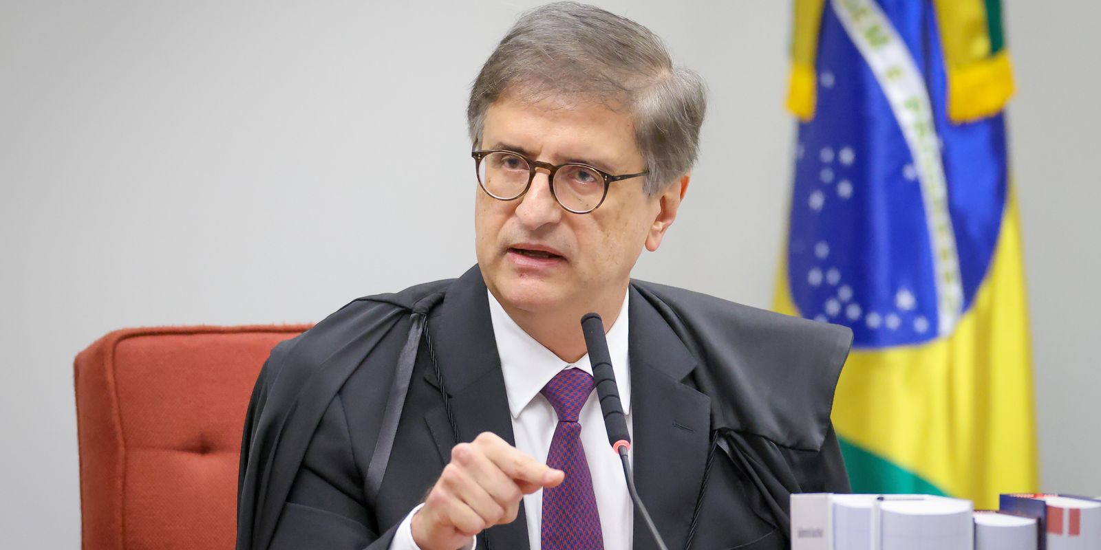 PGR afasta abuso de autoridade em representação de André Mendonça contra STF