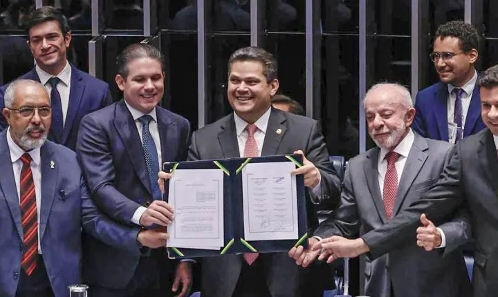 Congresso promulga o fim da escala 6x1 e estabelece novo modelo 5x2 no país