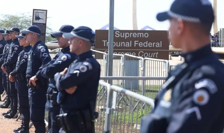 Flávio Dino questiona Edson Fachin e sugere julgamento no supremo tribunal federal