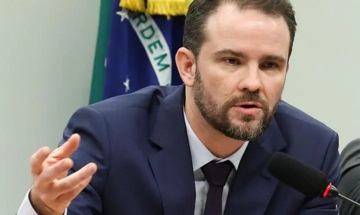 Governo enviará MP do Imposto Seletivo após eleições, diz Durigan