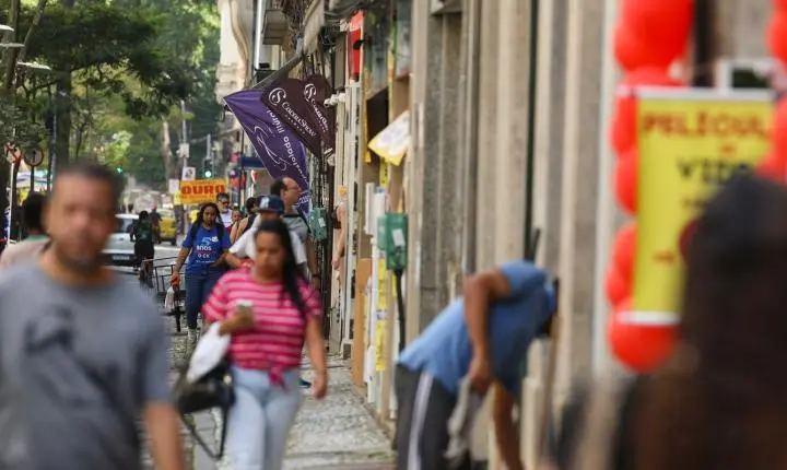 Aprovado no Senado, fim da escala 6x1 renova a esperança de mais tempo livre