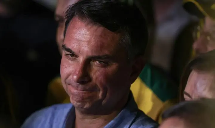 Fuga para os EUA e carta aumentam isolamento de Flávio Bolsonaro entre aliados