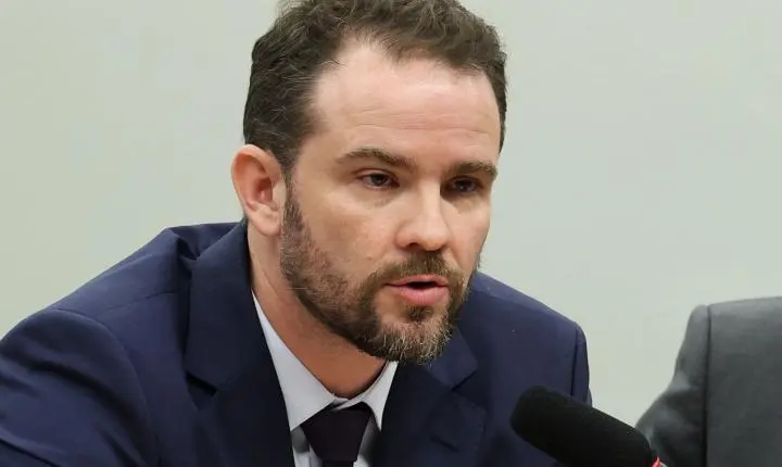 Governo prioriza diálogo para aprovar ajuste fiscal, afirma Dario Durigan