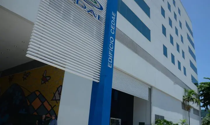 Governo do RJ descobre suspeita de desvio de R$ 400 milhões na Cedae Saúde