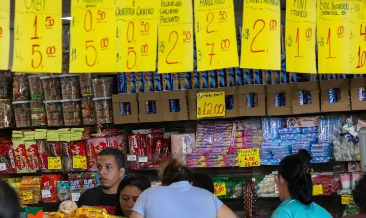 Governo estuda crédito a empresas afetadas pelo fim da escala 6x1