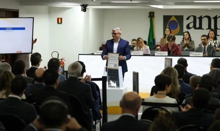 Maior leilão do pré-sal termina com sete blocos arrematados no Rio de Janeiro