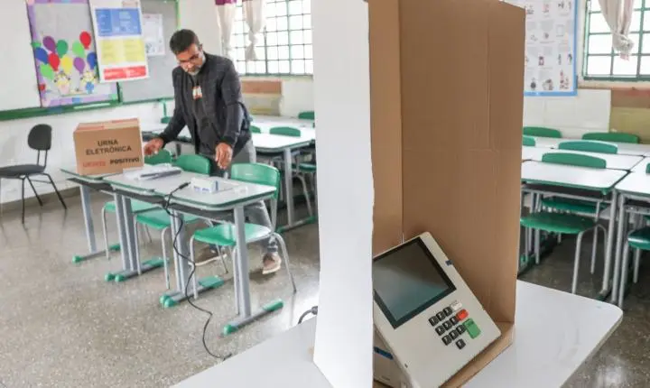 TRE-SP substitui 32 urnas eletrônicas no início da votação deste domingo