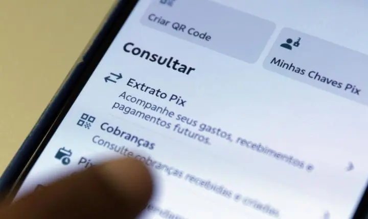 Volume de transações com Pix recua 10% após veto a apostas online
