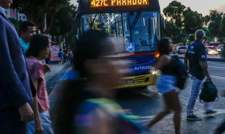 Solidão e exaustão explicam a alta taxa de abstenção nas urnas no Brasil