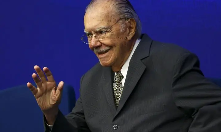 José Sarney é internado em São Paulo para tratar pneumonia bacteriana