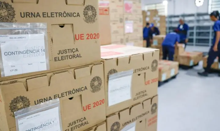 Justiça eleitoral distribui urnas eletrônicas e realiza testes de segurança