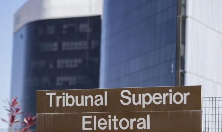 TSE barra anúncios da campanha de Lula contra Flávio Bolsonaro sobre escala 6x1