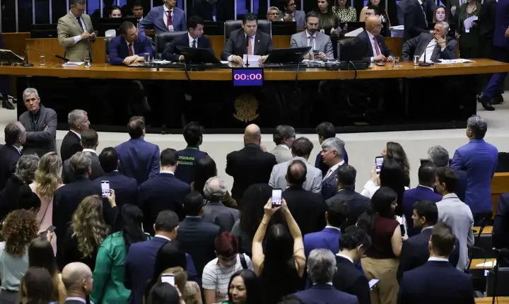 Senado pauta votação da PEC pelo fim da escala 6x1 para quarta-feira